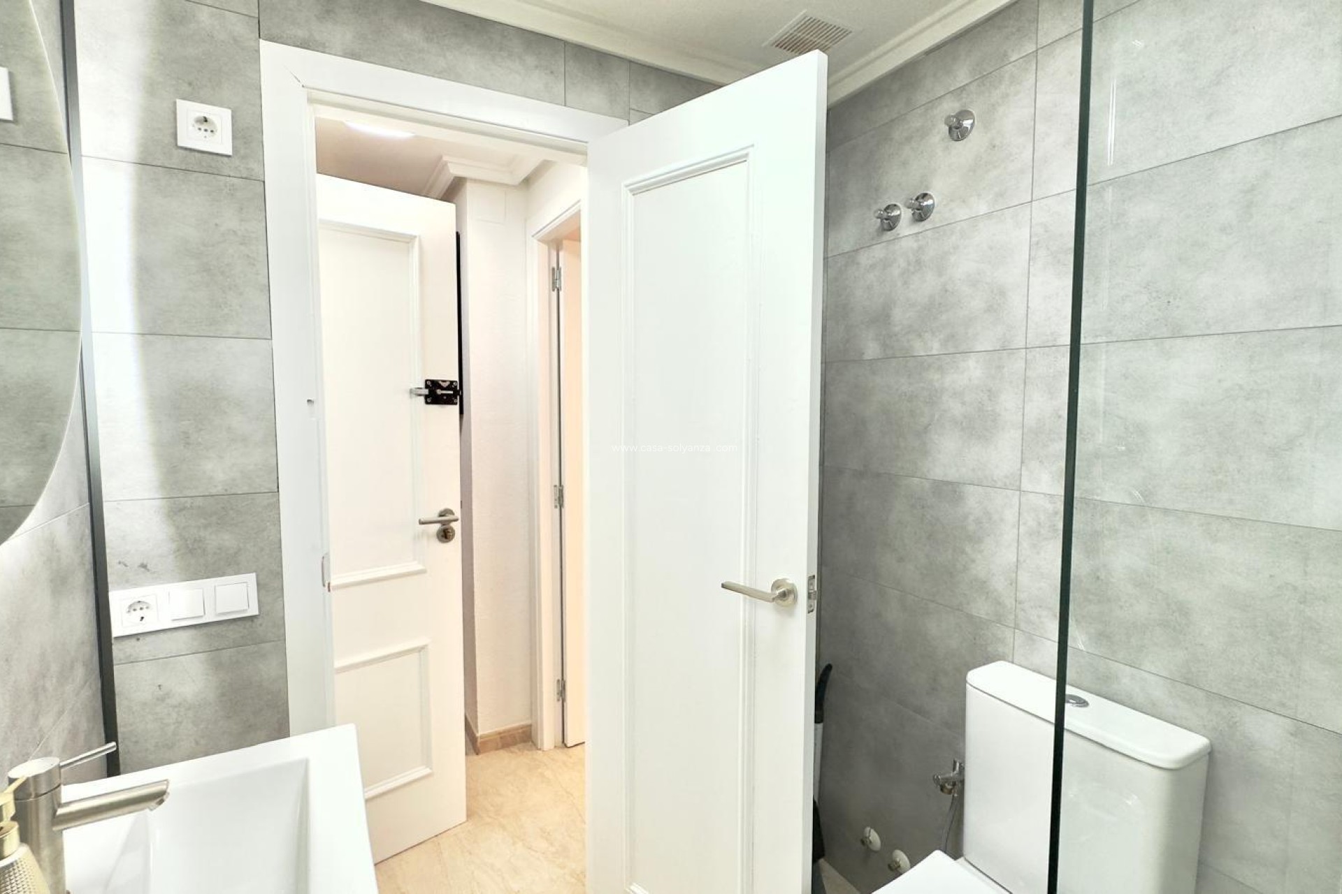 Resale - Apartment / flat - Torrevieja - Center