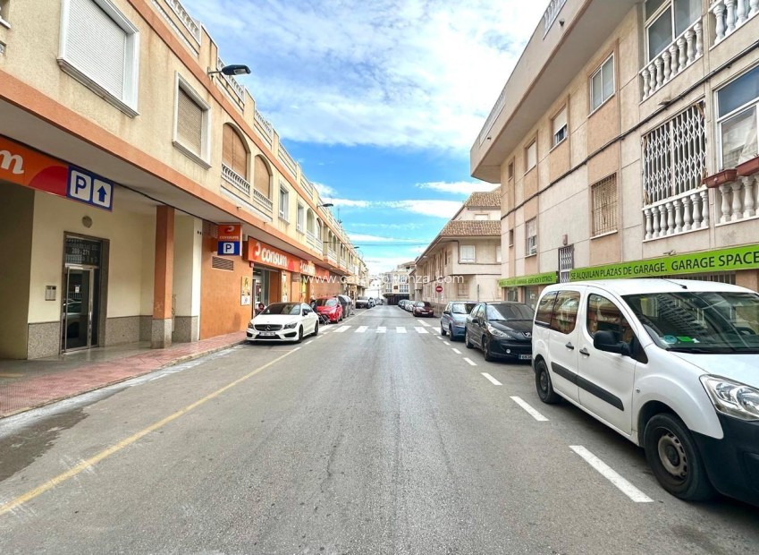 Resale - Apartment / flat - Torrevieja - Center