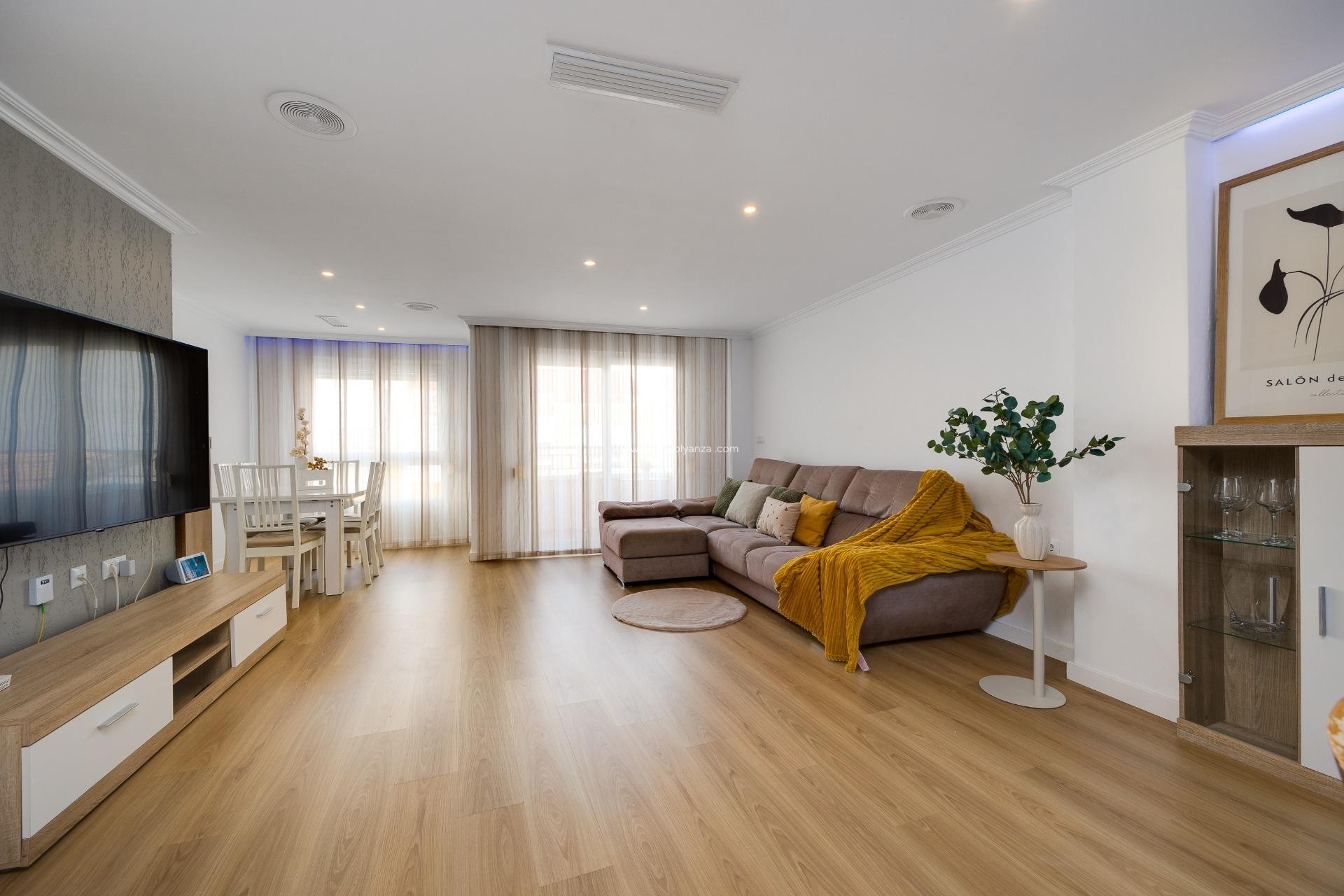Resale - Apartment / flat - Torrevieja - Center