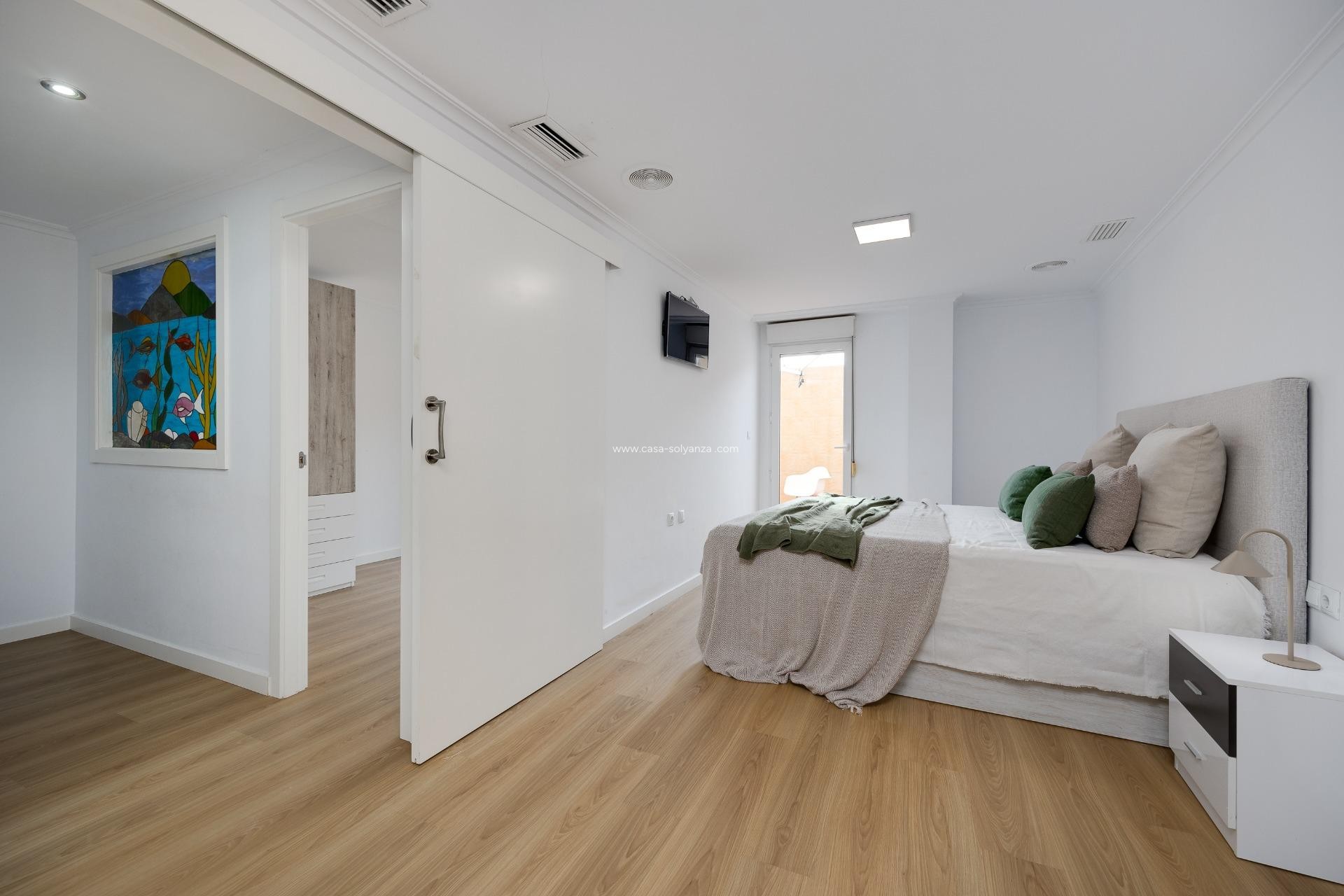 Resale - Apartment / flat - Torrevieja - Center