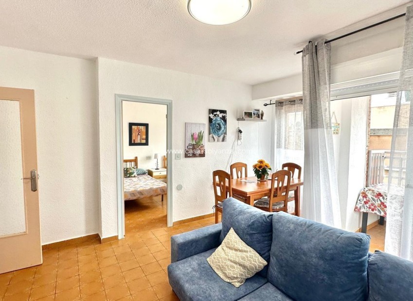 Resale - Apartment / flat - Torrevieja - Center