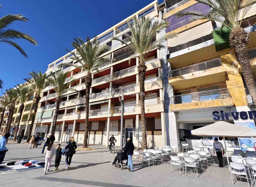 Resale - Apartment / flat - Torrevieja - Center