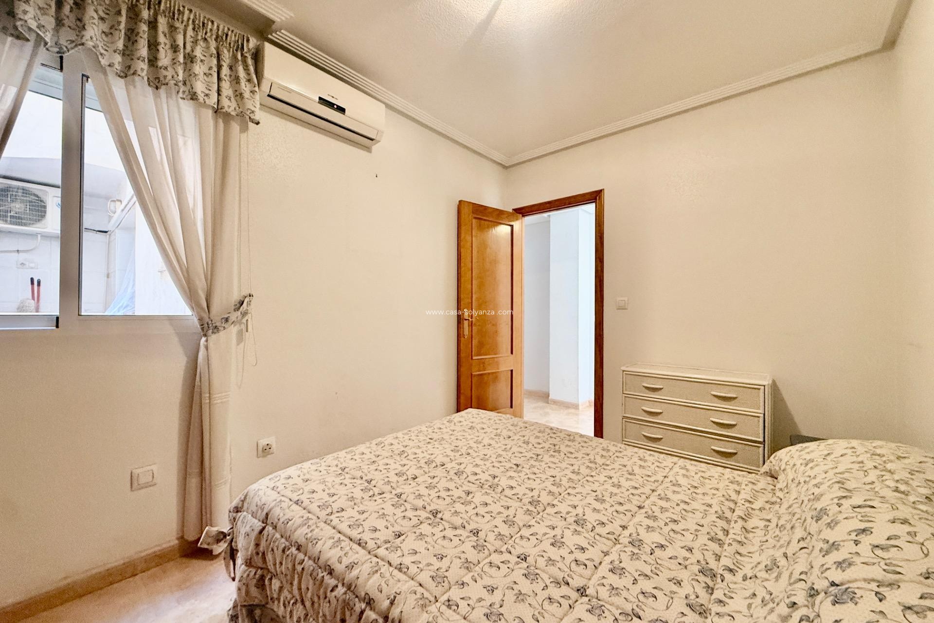 Resale - Apartment / flat - Torrevieja - Center