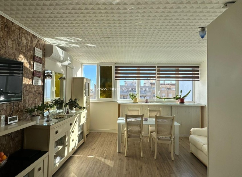 Resale - Apartment / flat - Torrevieja - Center
