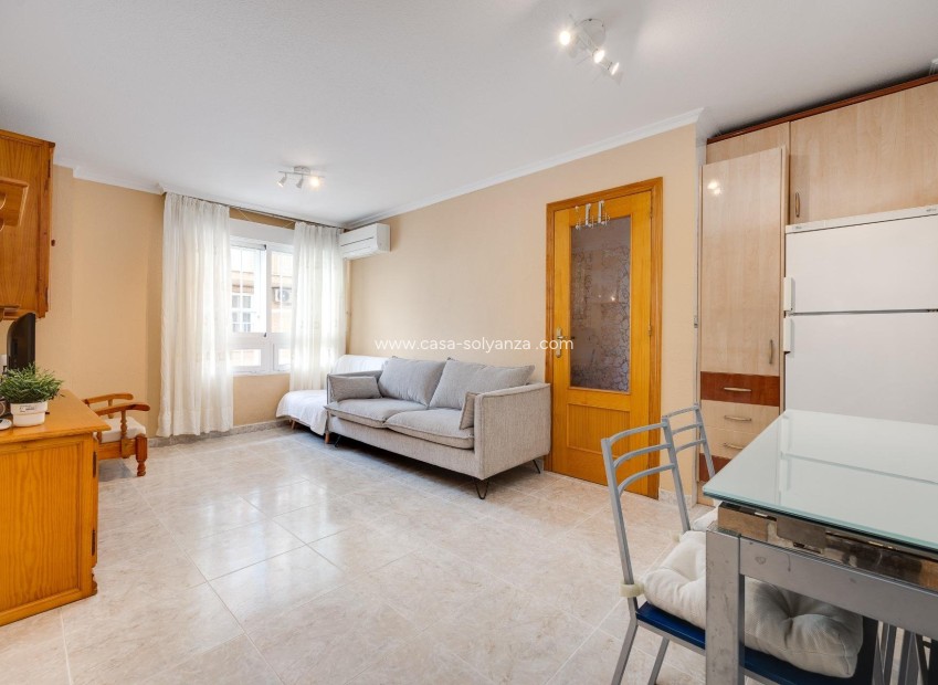 Resale - Apartment / flat - Torrevieja - Center