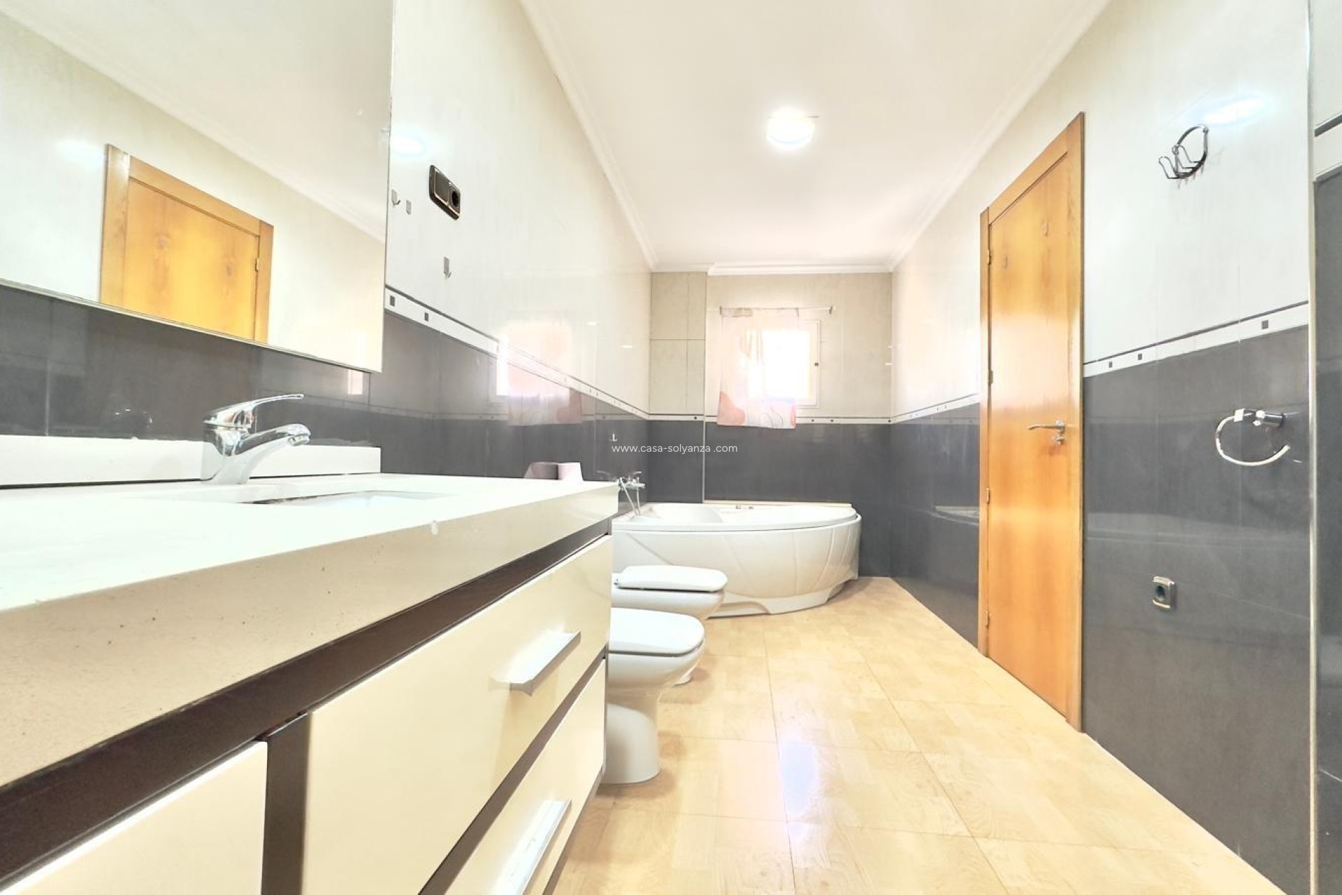 Resale - Apartment / flat - Torrevieja - Center