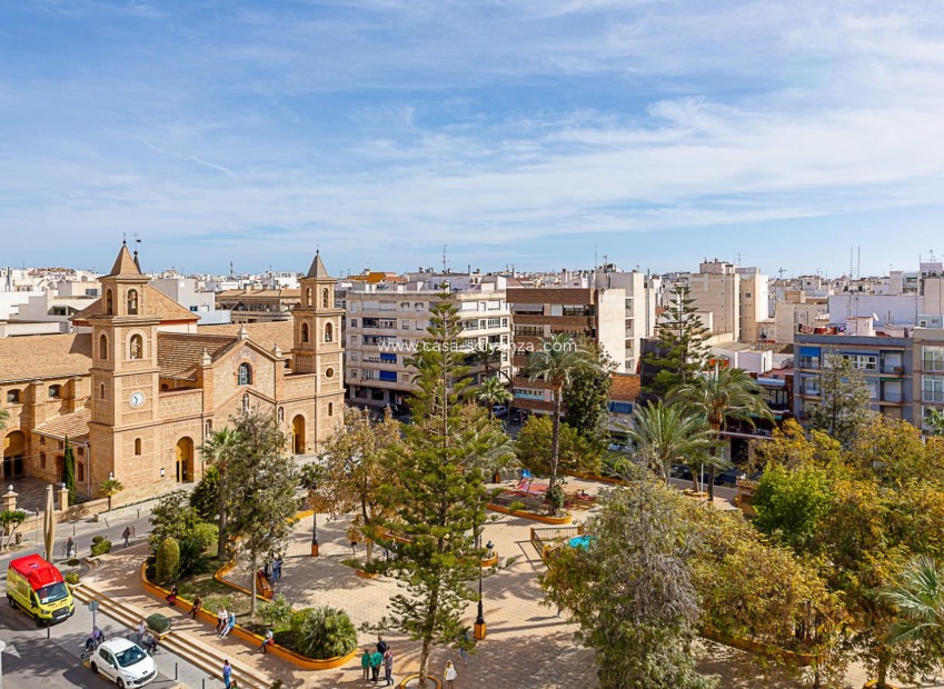 Resale - Apartment / flat - Torrevieja - Center
