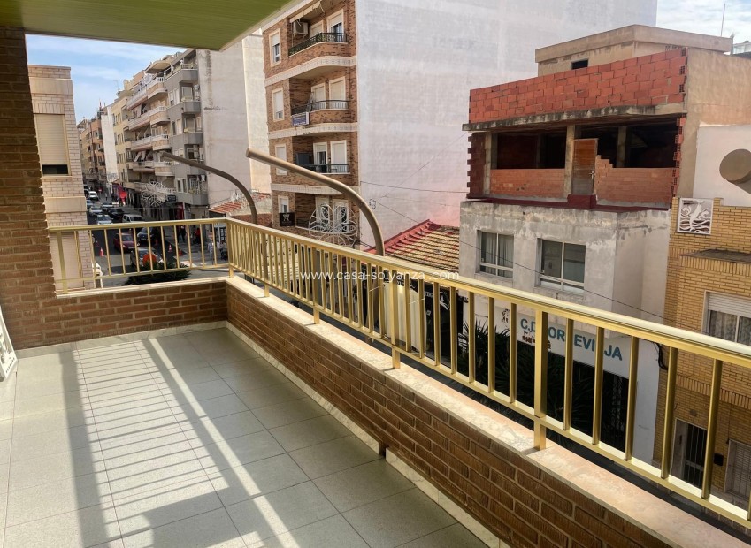 Resale - Apartment / flat - Torrevieja - Center
