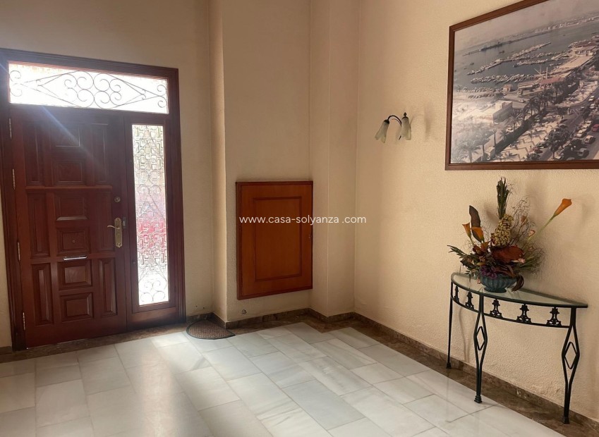 Resale - Apartment / flat - Torrevieja - Center