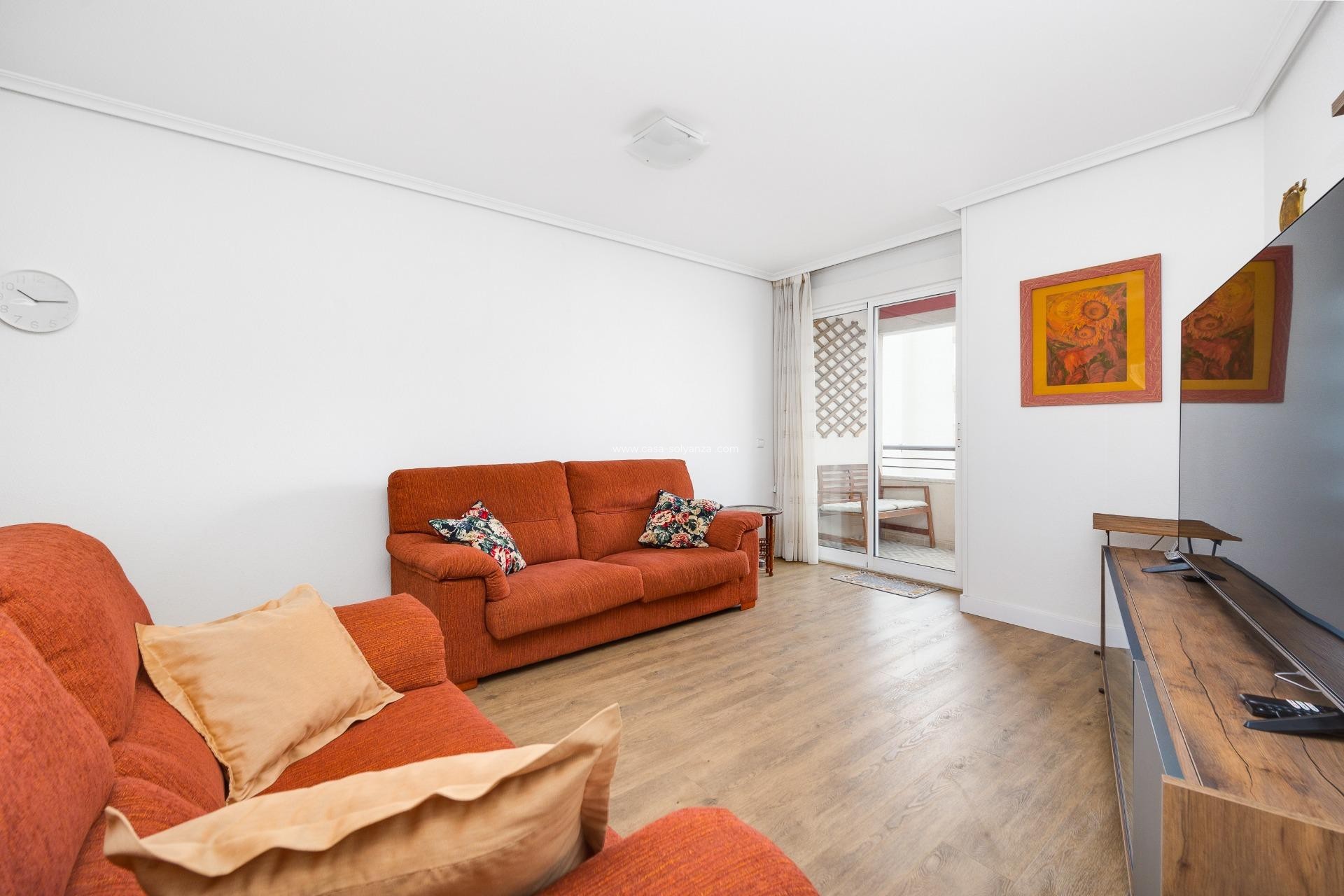 Resale - Apartment / flat - Torrevieja - Center