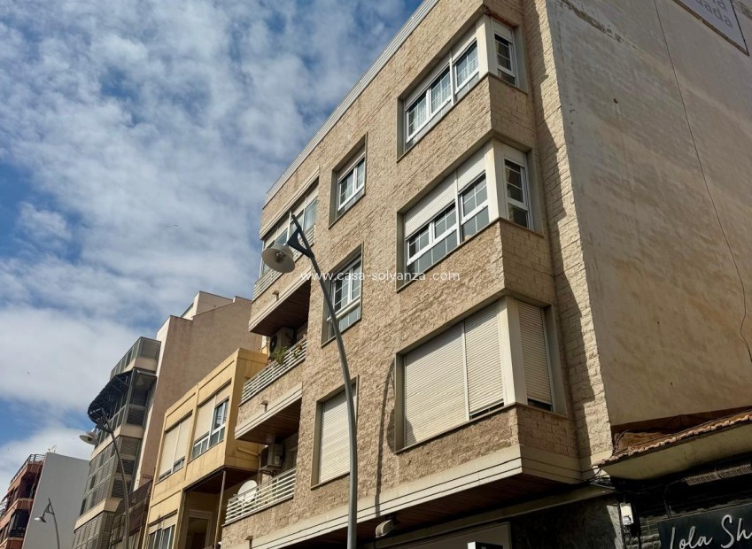 Resale - Apartment / flat - Torrevieja - Center