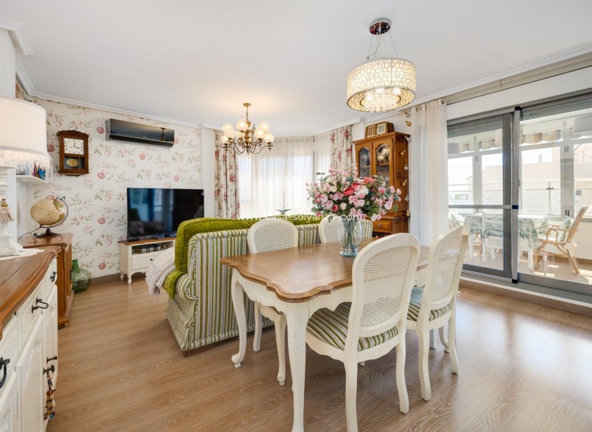 Resale - Apartment / flat - Torrevieja - Center