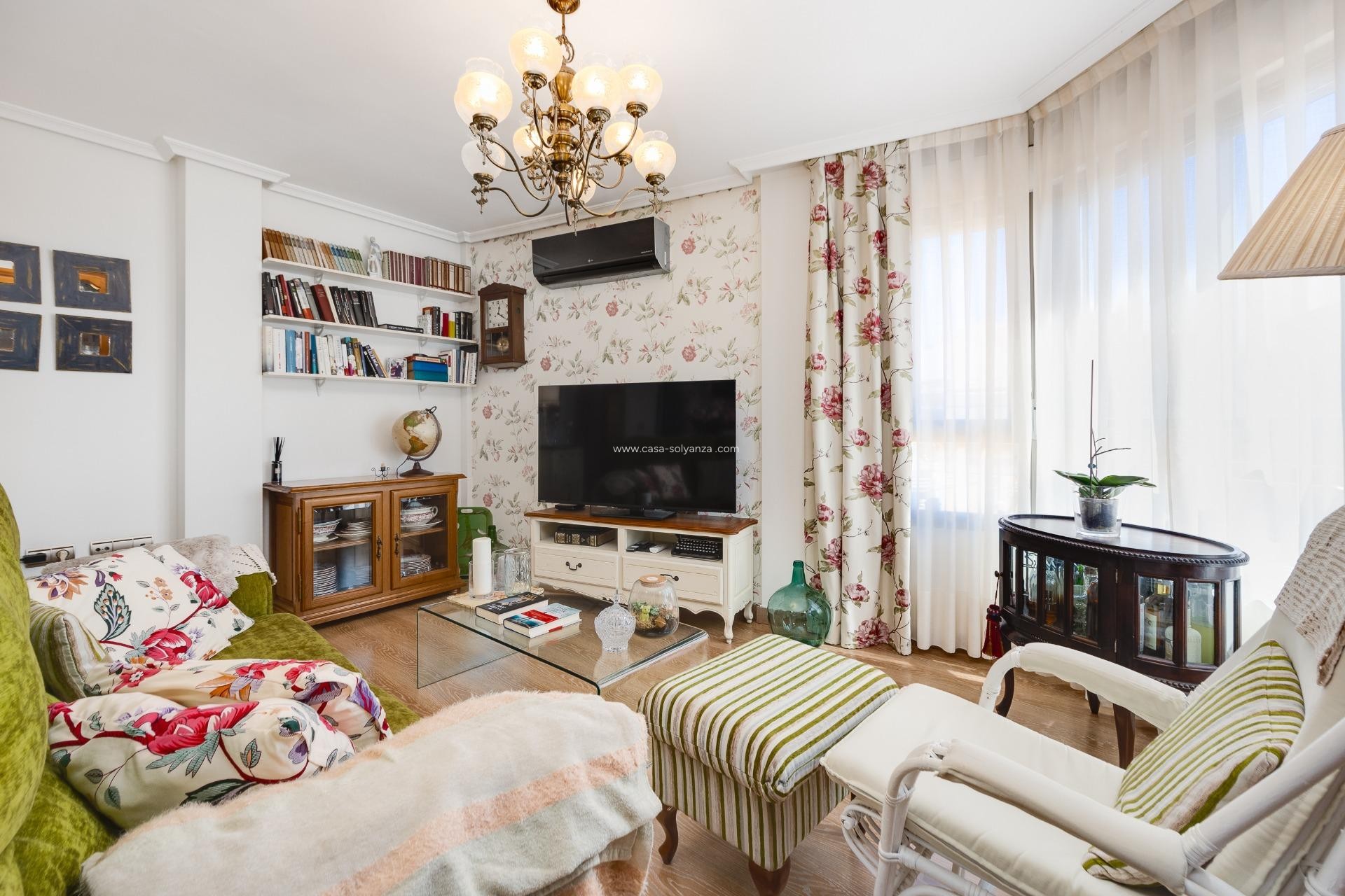 Resale - Apartment / flat - Torrevieja - Center