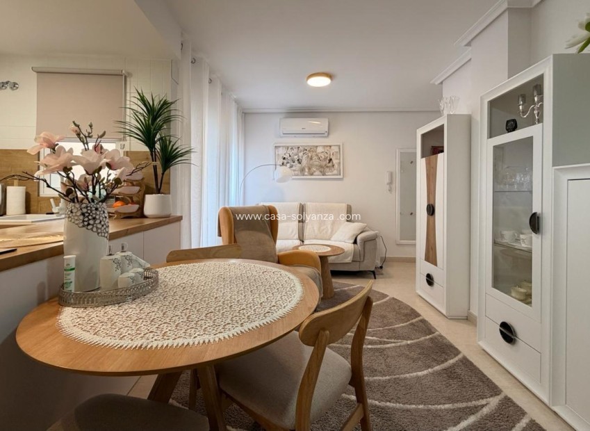 Resale - Apartment / flat - Torrevieja - Center