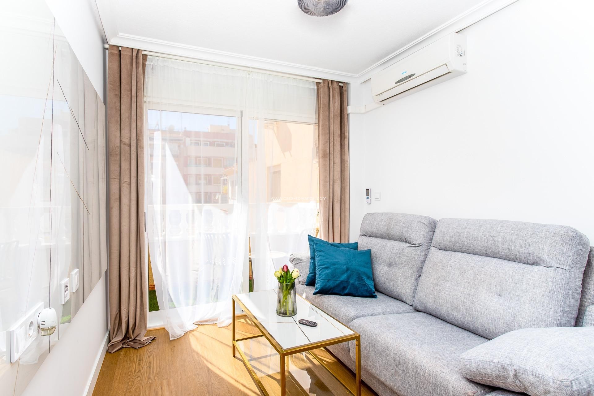 Resale - Apartment / flat - Torrevieja - Center