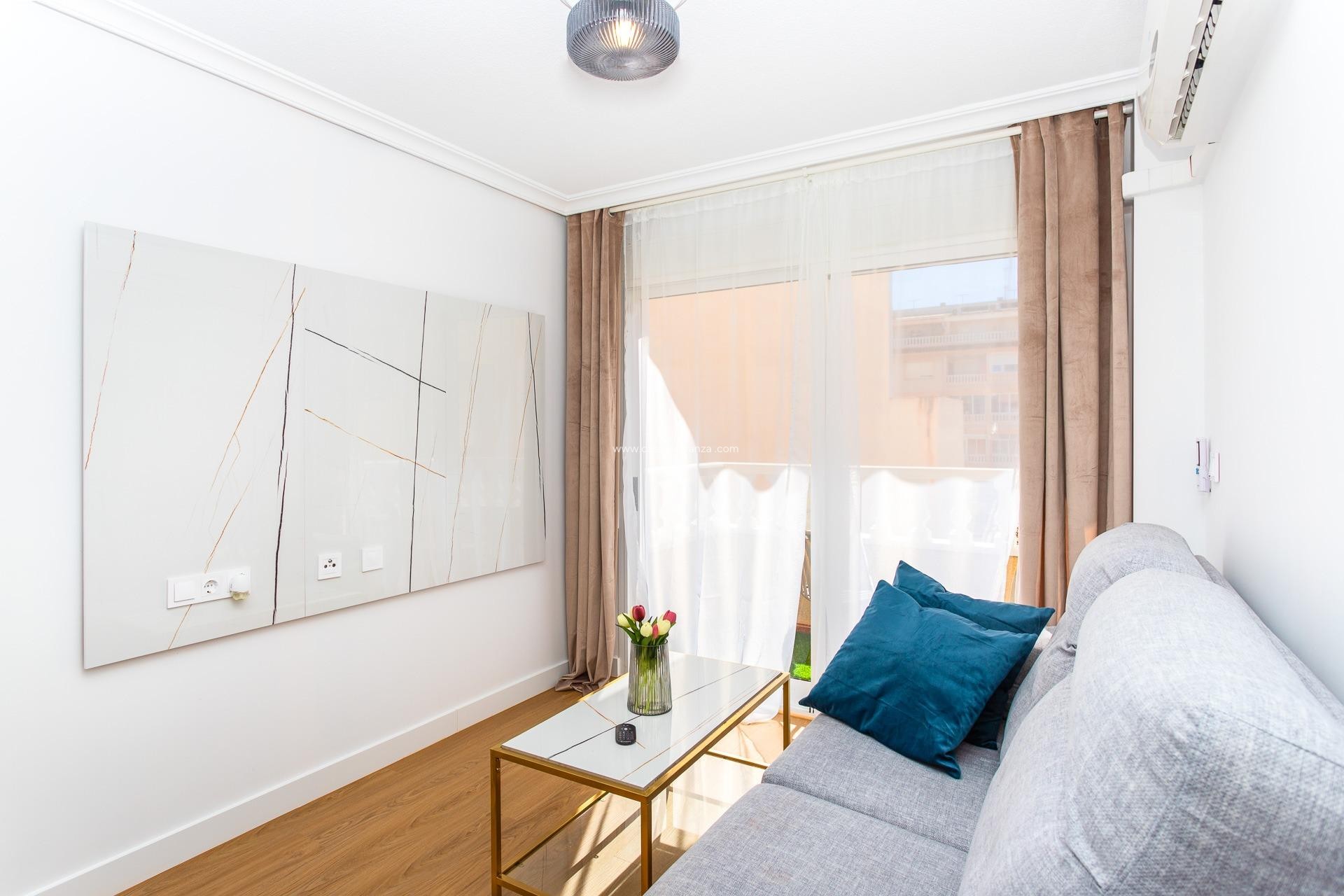 Resale - Apartment / flat - Torrevieja - Center