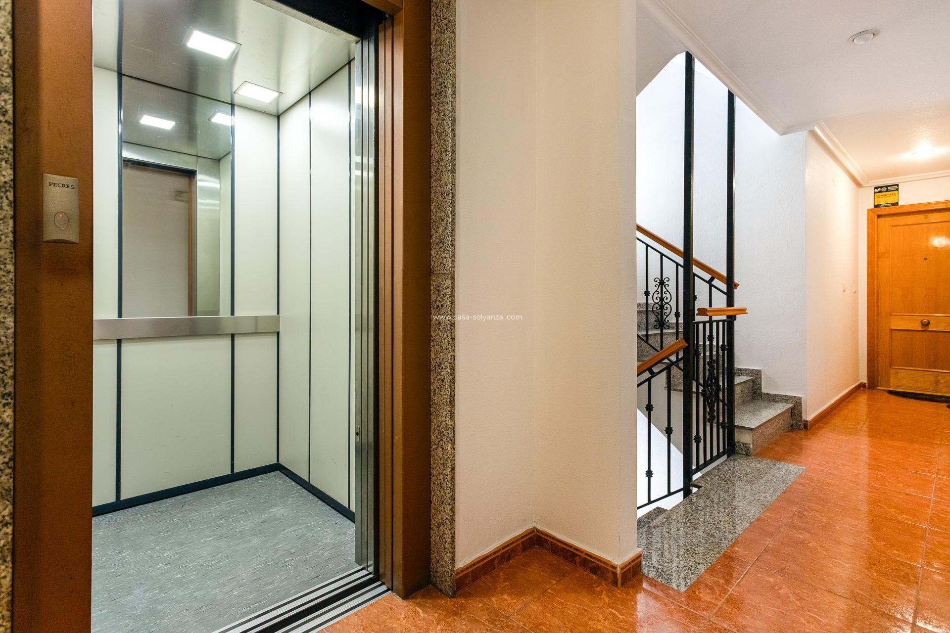 Resale - Apartment / flat - Torrevieja - Center