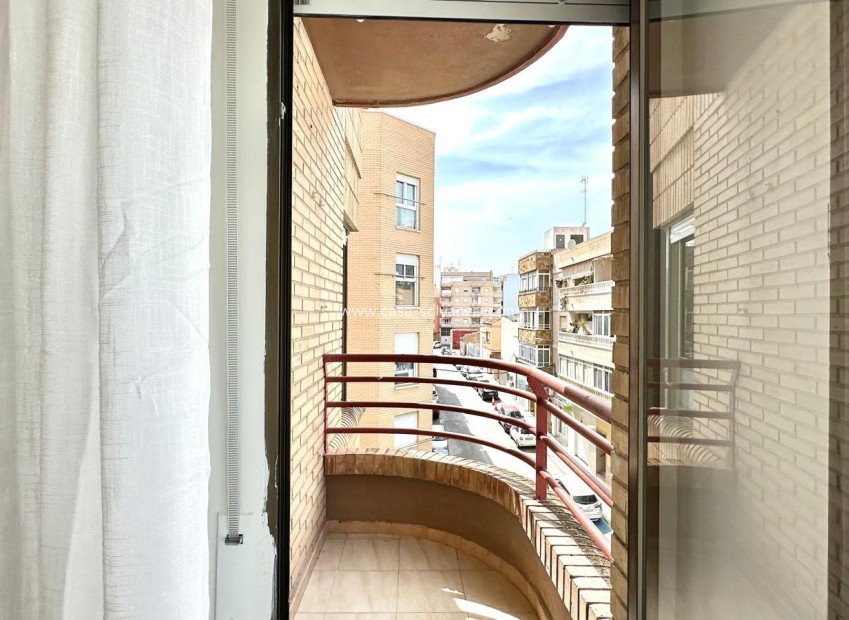 Resale - Apartment / flat - Torrevieja - Center
