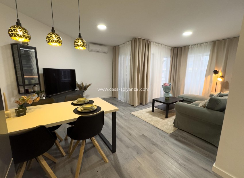Resale - Apartment / flat - Torrevieja - Center