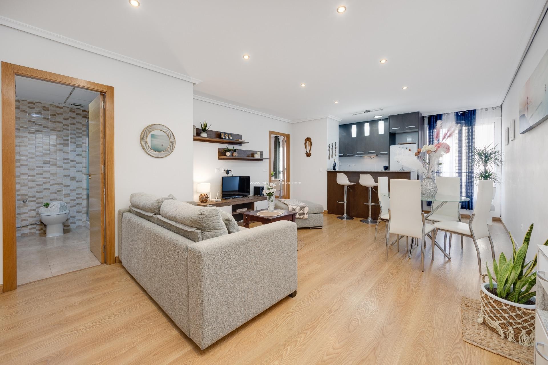 Resale - Apartment / flat - Torrevieja - Center