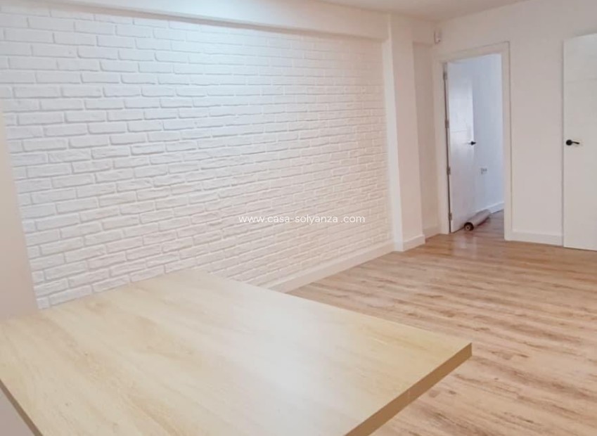 Resale - Apartment / flat - Torrevieja - Center