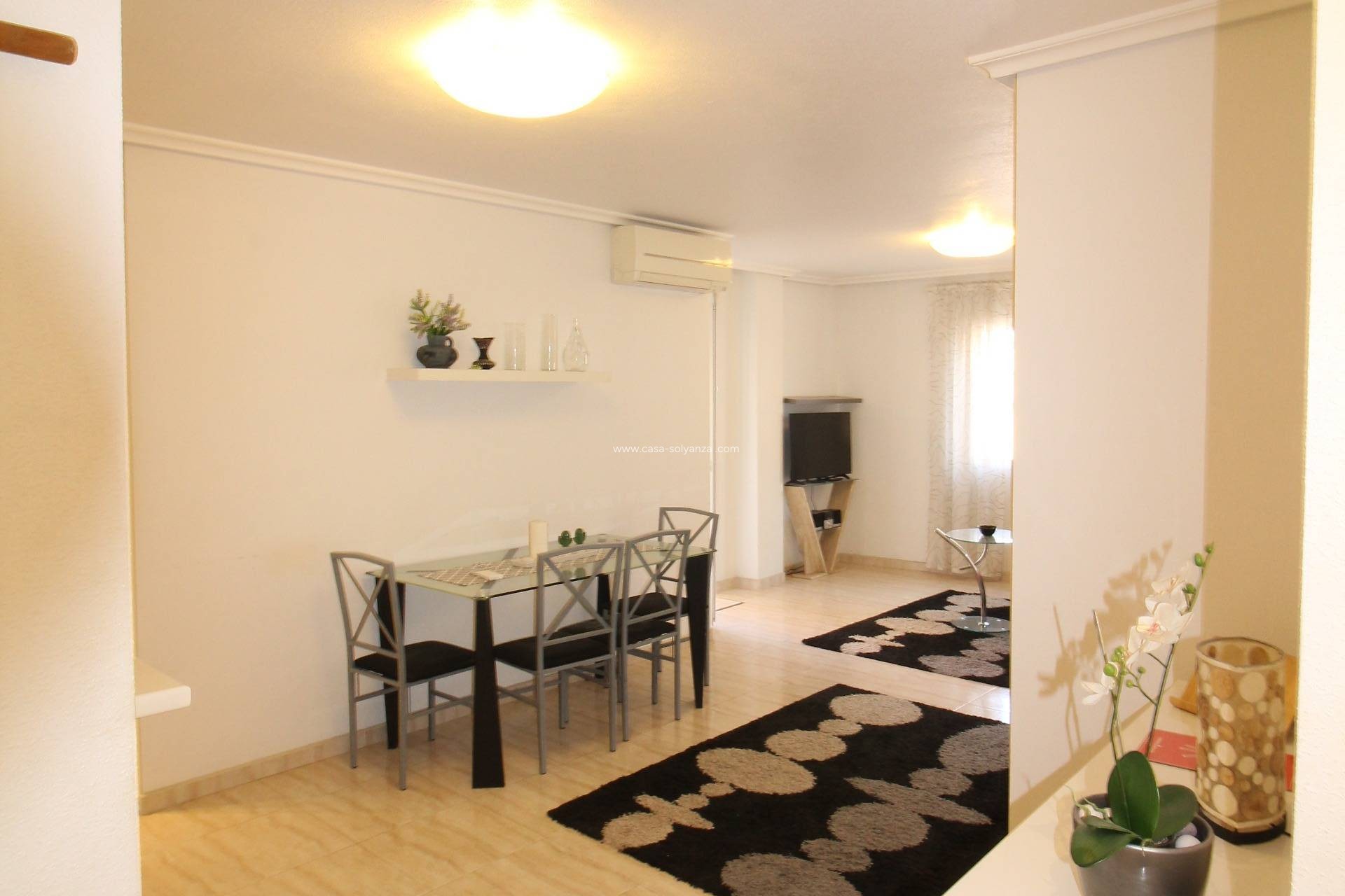 Resale - Apartment / flat - Torrevieja - Center
