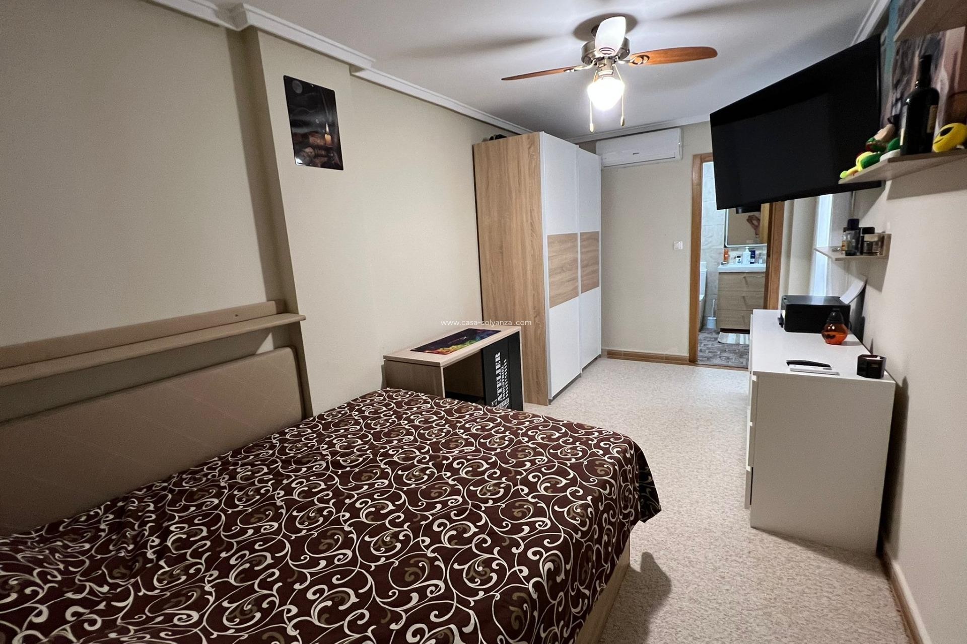 Resale - Apartment / flat - Torrevieja - Center