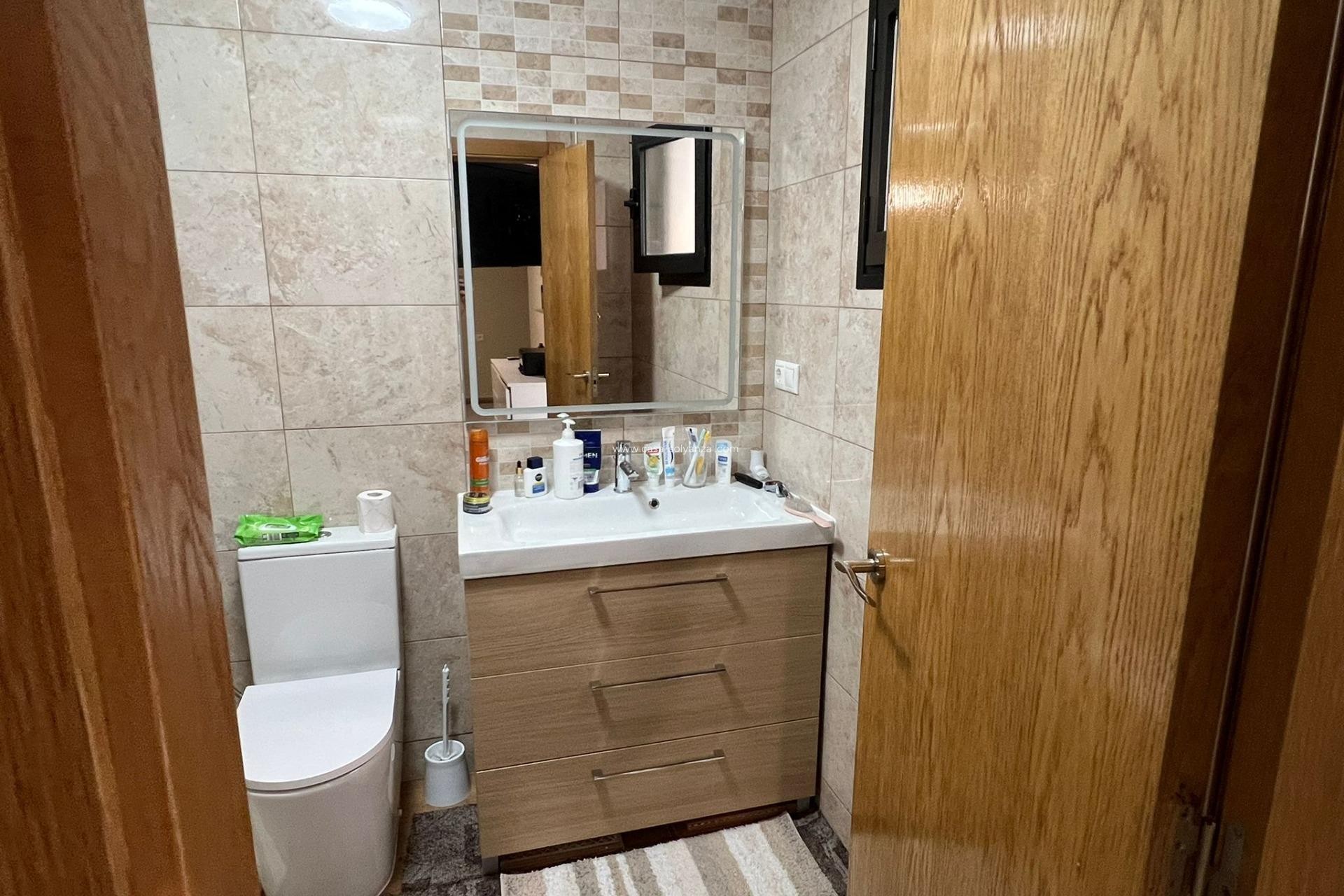 Resale - Apartment / flat - Torrevieja - Center