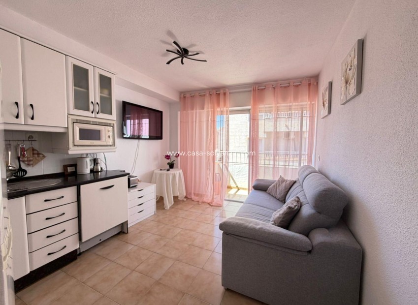 Resale - Apartment / flat - Torrevieja - Center