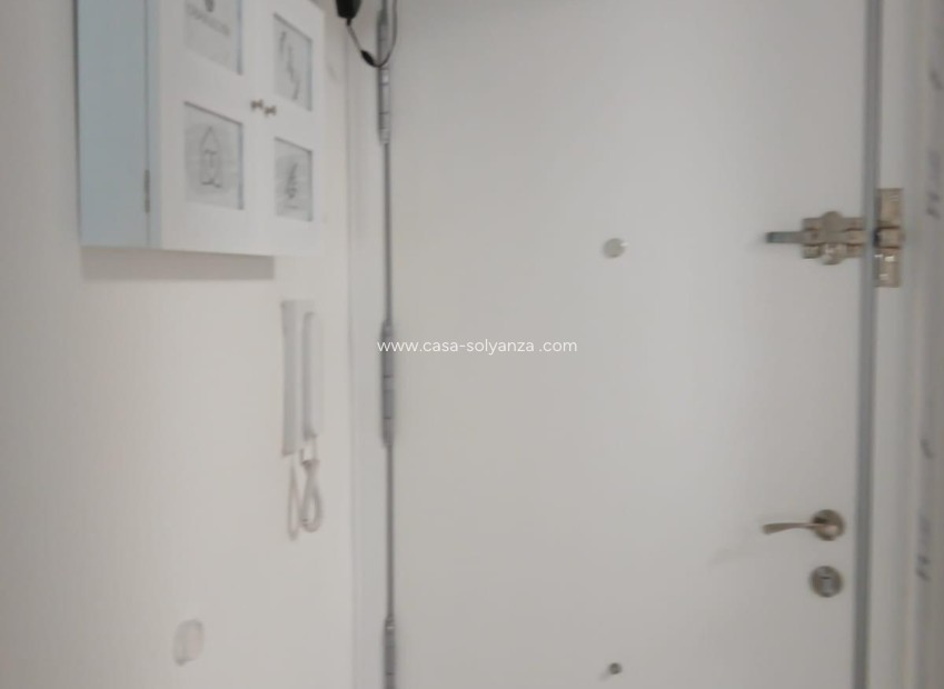 Resale - Apartment / flat - Torrevieja - Center