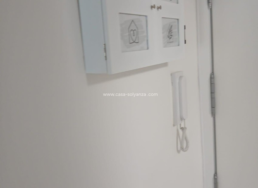 Resale - Apartment / flat - Torrevieja - Center