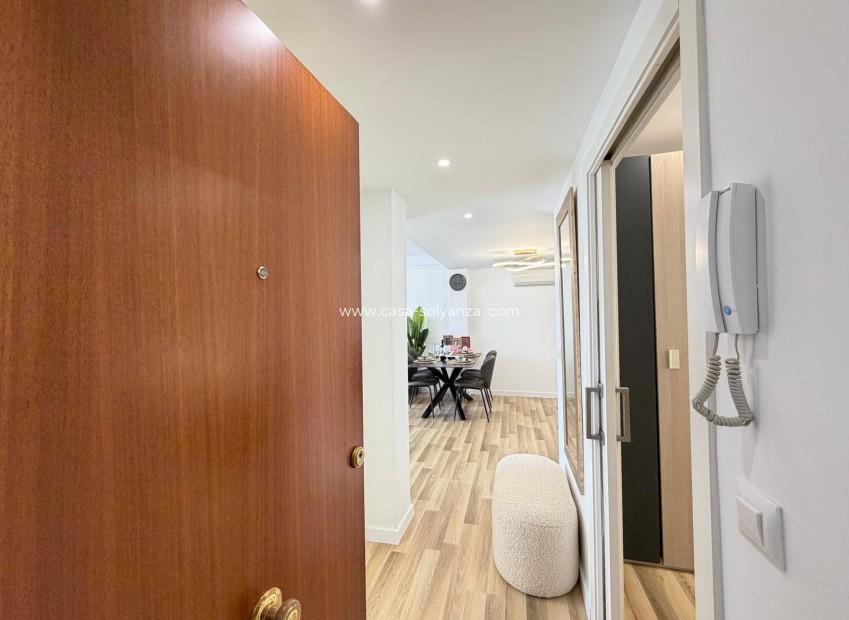 Resale - Apartment / flat - Torrevieja - Center