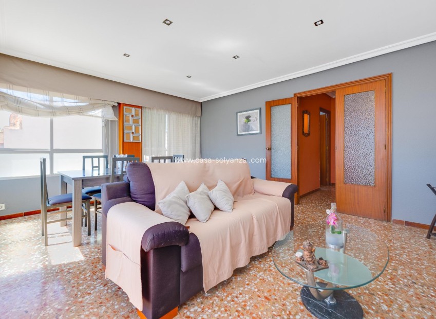 Resale - Apartment / flat - Torrevieja - Center