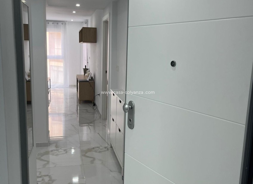 Resale - Apartment / flat - Torrevieja - Center