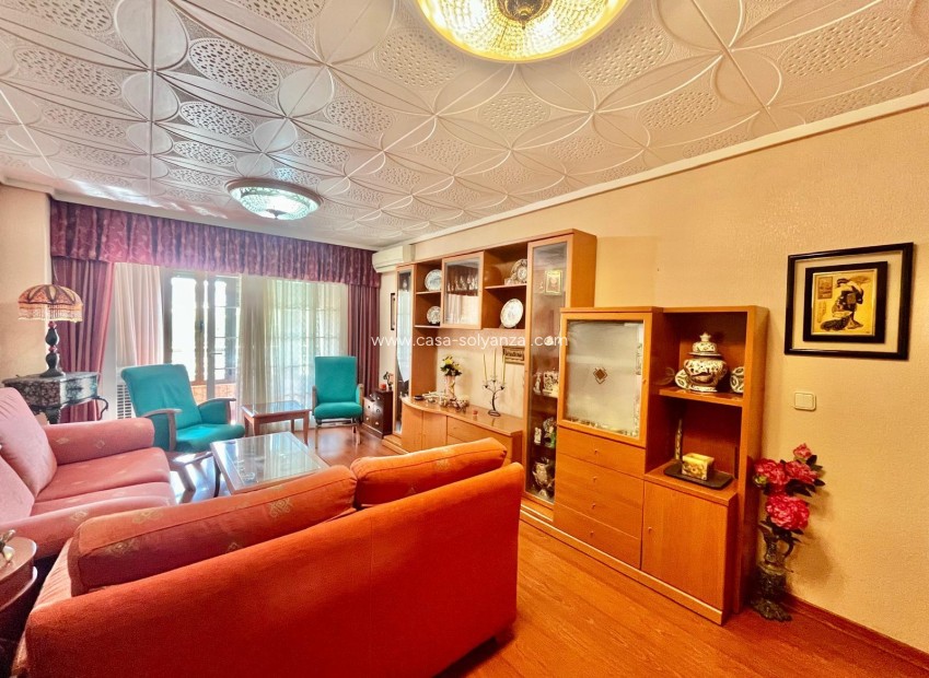 Resale - Apartment / flat - Torrevieja - Center