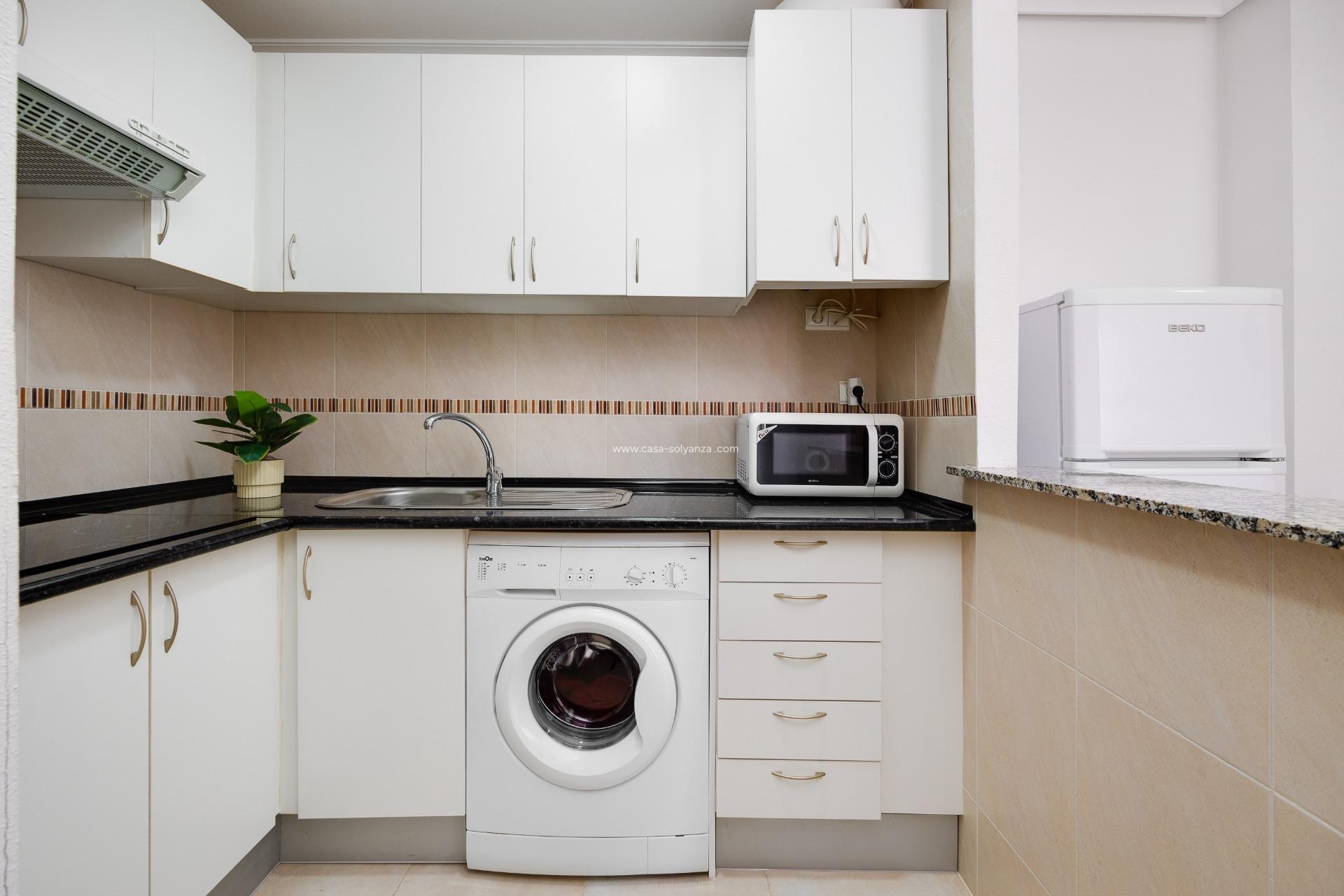 Resale - Apartment / flat - Torrevieja - Center