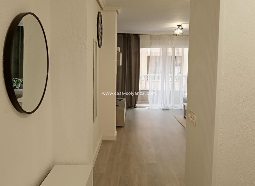 Resale - Apartment / flat - Torrevieja - Center
