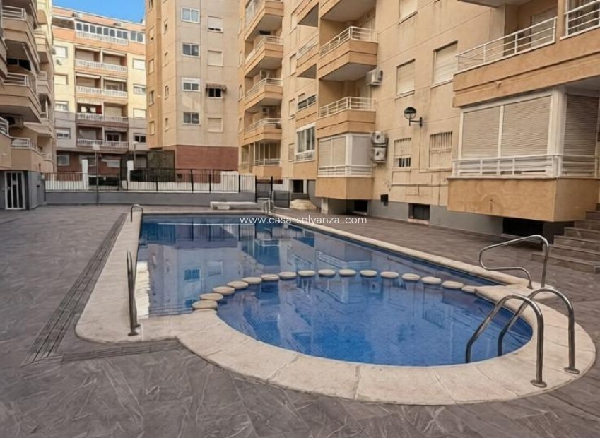 Resale - Apartment / flat - Torrevieja - Center