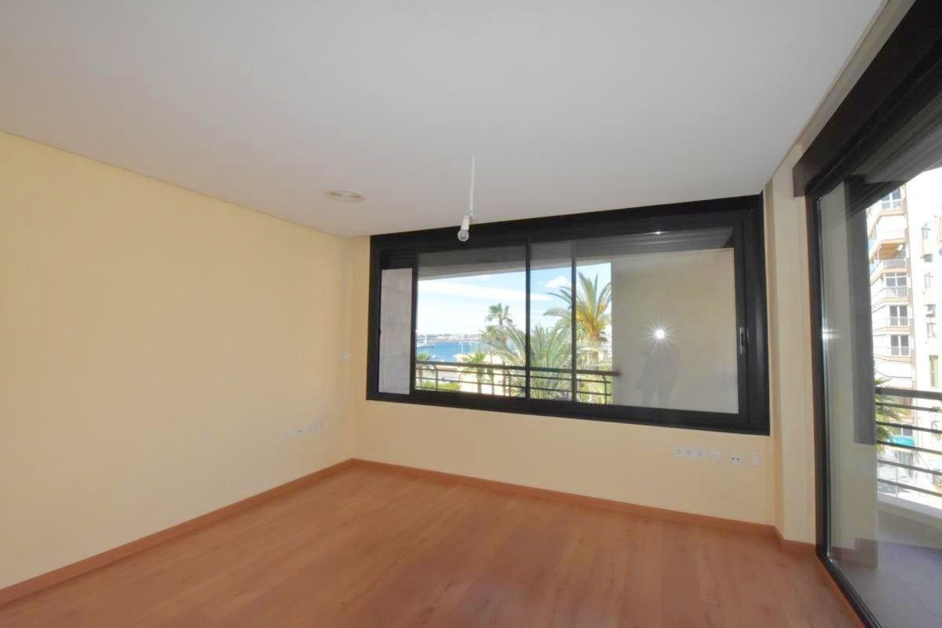 Resale - Apartment / flat - Torrevieja - Centro - Muelle Pesquero