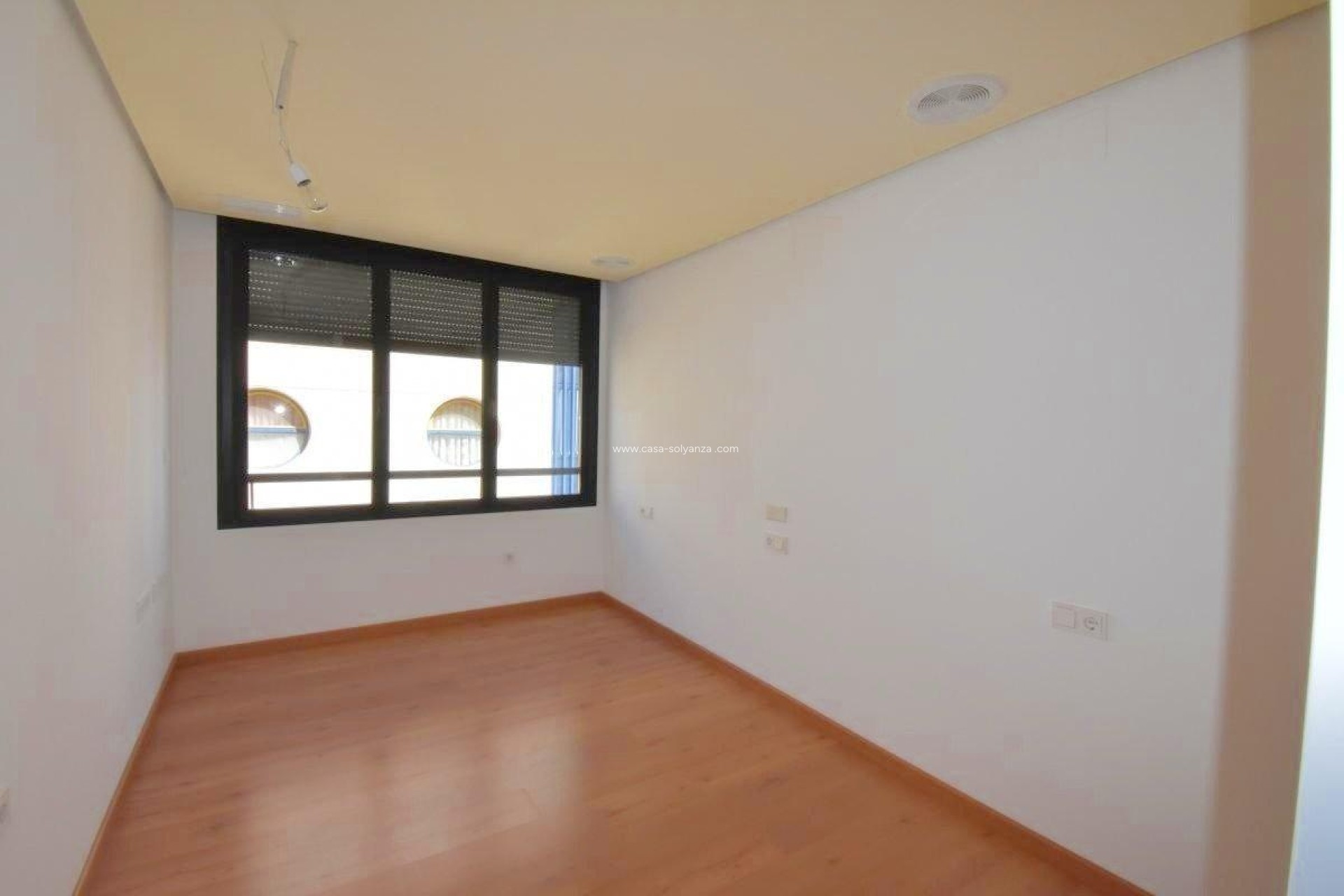 Resale - Apartment / flat - Torrevieja - Centro - Muelle Pesquero