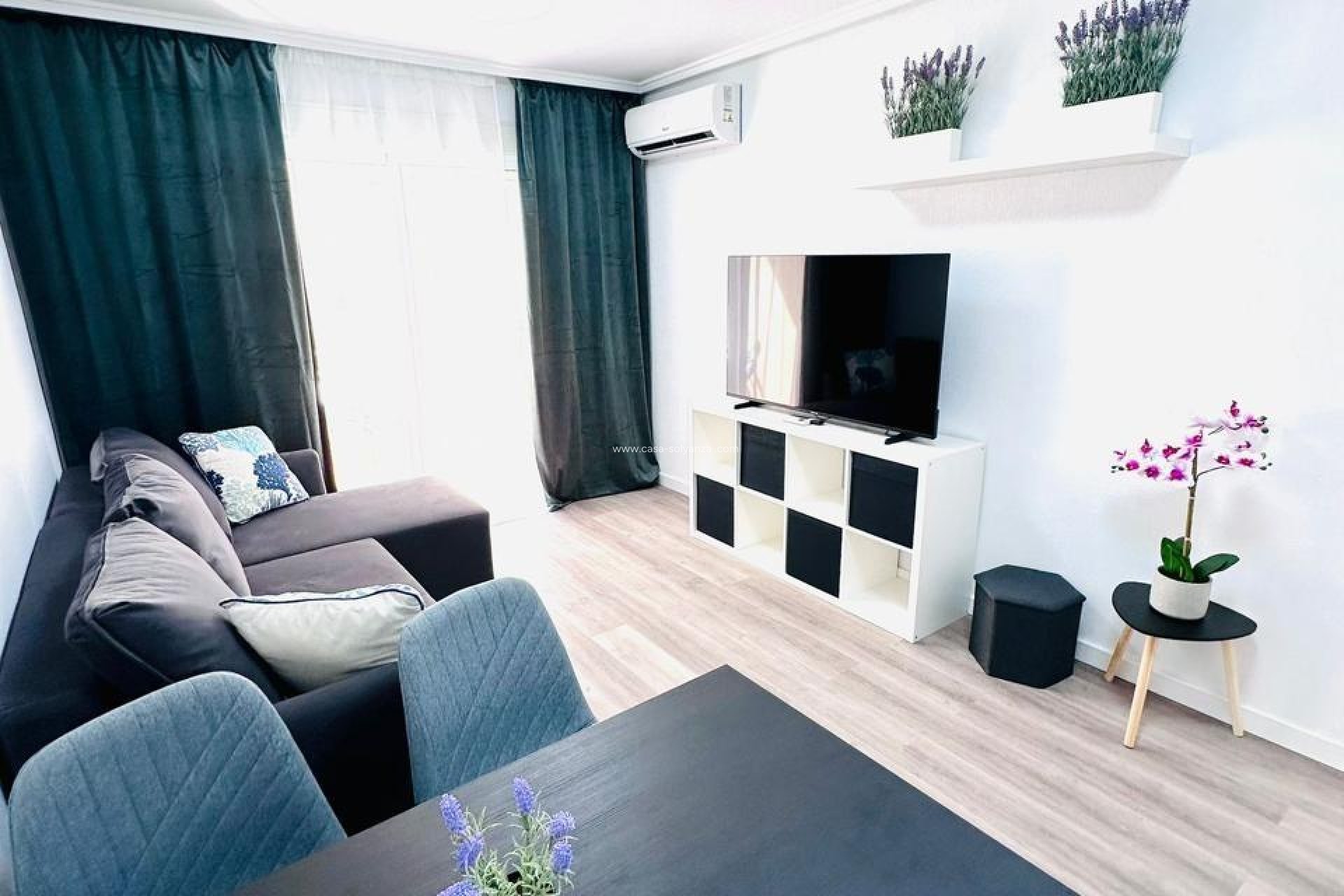 Resale - Apartment / flat - Torrevieja - Centro - Muelle Pesquero