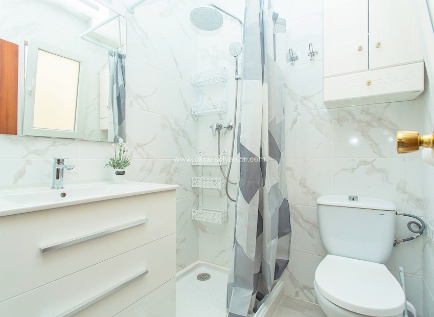 Resale - Apartment / flat - Torrevieja - Centro-Muelle Pesquero