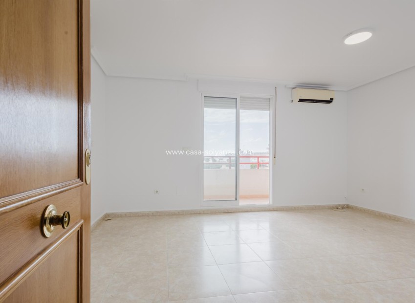 Resale - Apartment / flat - Torrevieja - Costa Blanca