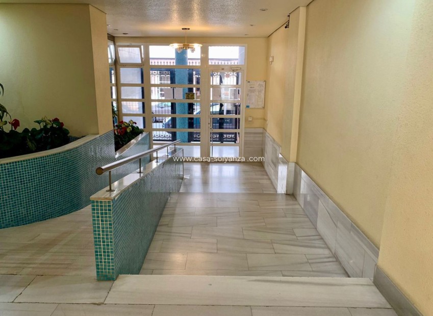 Resale - Apartment / flat - Torrevieja - Costa Blanca