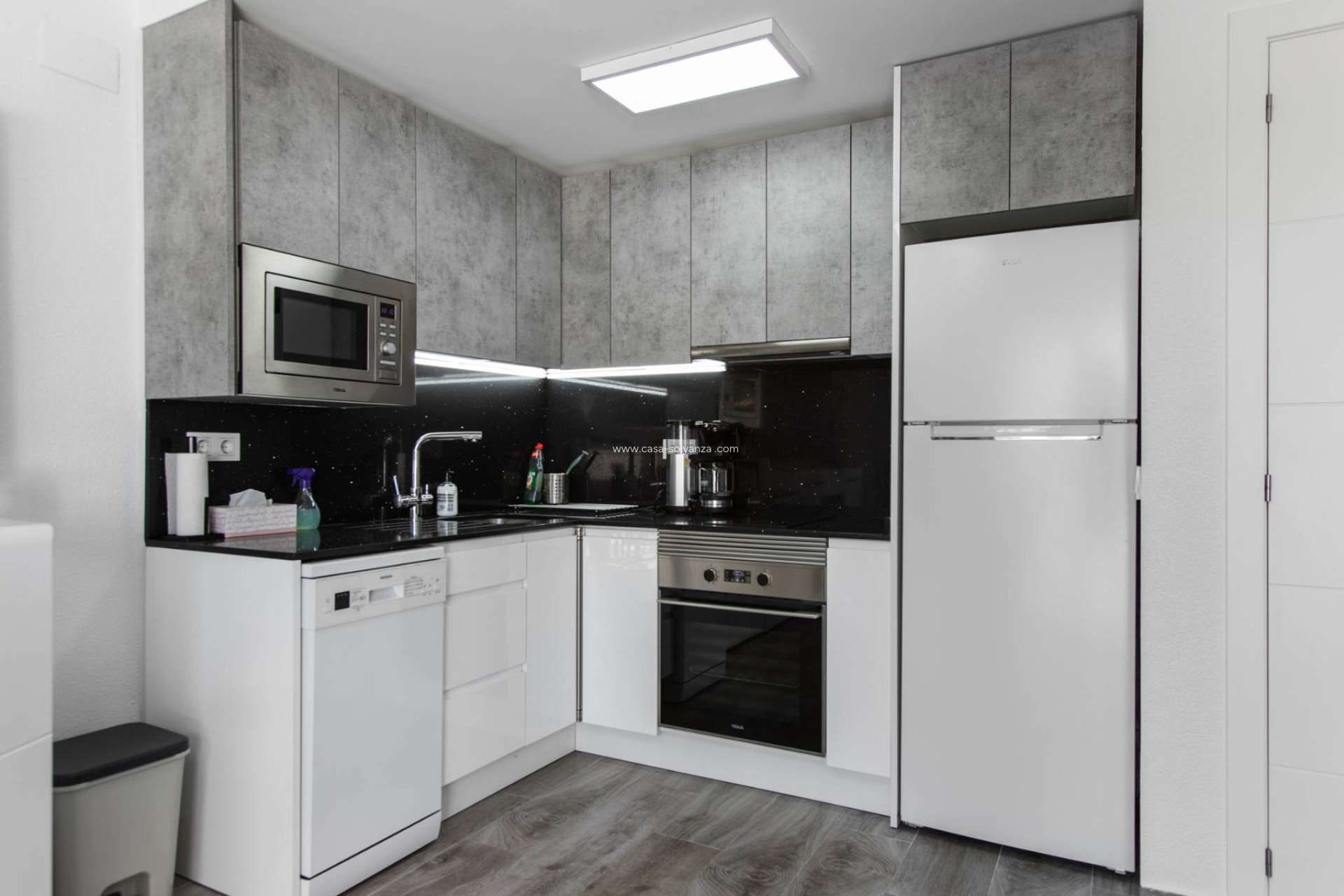 Resale - Apartment / flat - Torrevieja - Costa Blanca