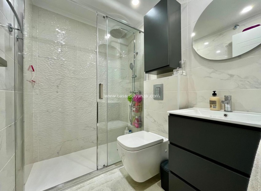 Resale - Apartment / flat - Torrevieja - Costa Blanca