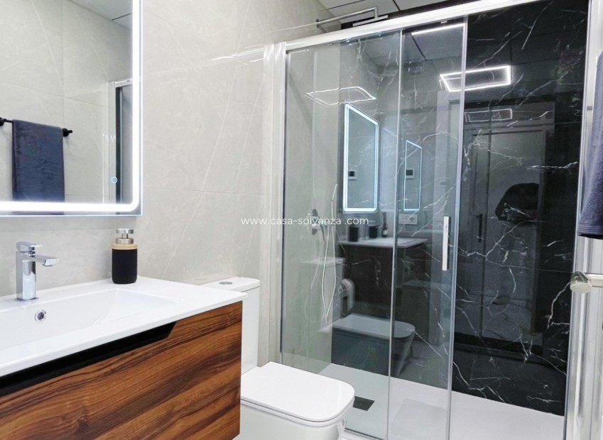 Resale - Apartment / flat - Torrevieja - Costa Blanca