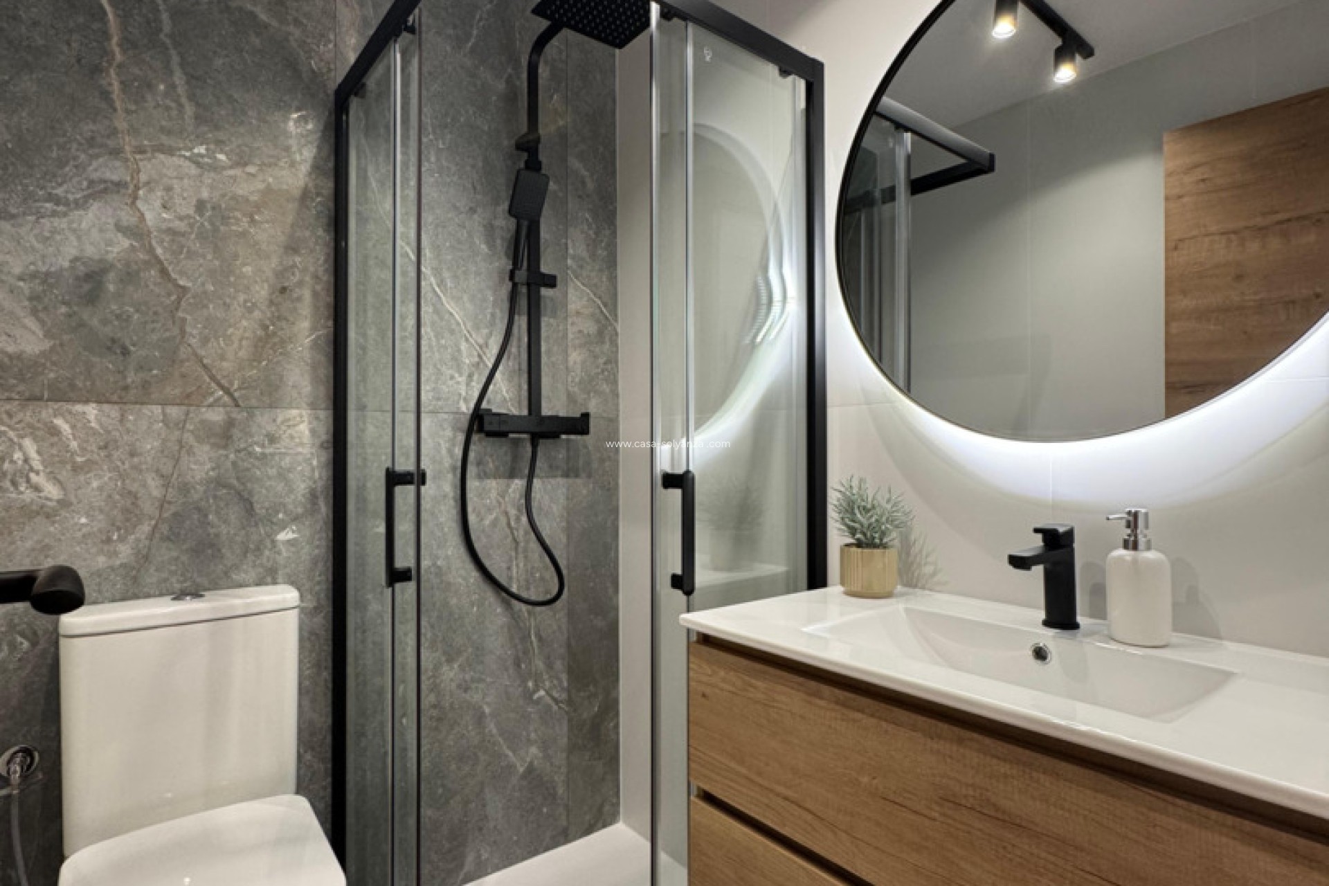 Resale - Apartment / flat - Torrevieja - Costa Blanca