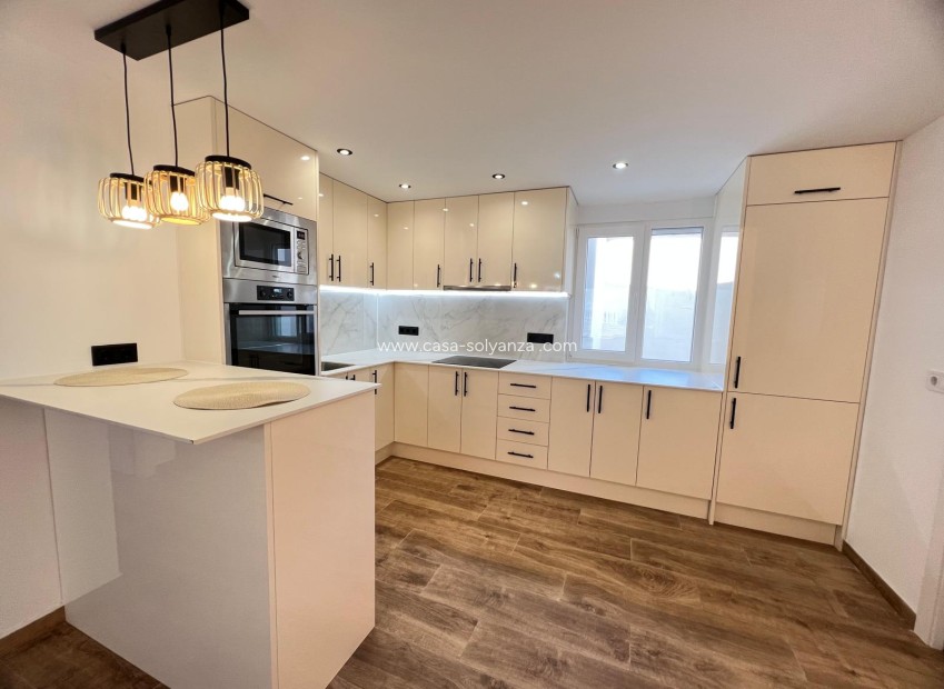 Resale - Apartment / flat - Torrevieja - Costa Blanca