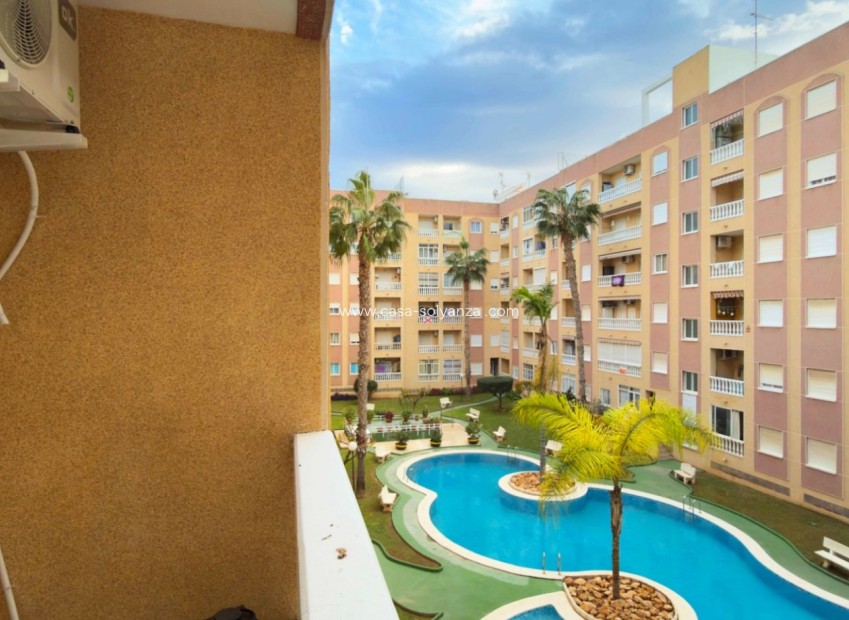 Resale - Apartment / flat - Torrevieja - Costa Blanca